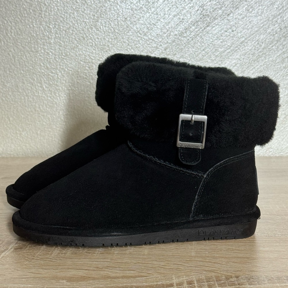 Bearpaw Abby Black Suede Ankle Bootie With Sheepskin Collar Women Size 6